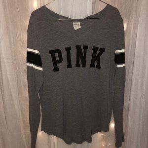 FINAL PRICE!!! 🖤 vs PINK long sleeve vneck tee